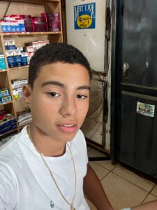 1000220883-225x300 Arthur Felipe de Souza lima